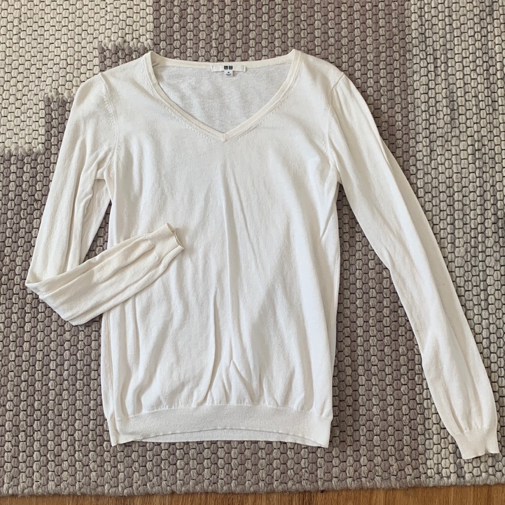 Uniqlo cream sweater